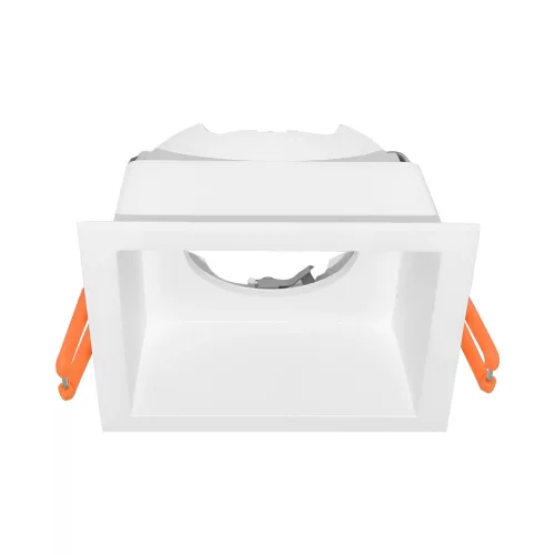 BRY-TETRA-CF-SQR-WHT-SPOTLIGHT