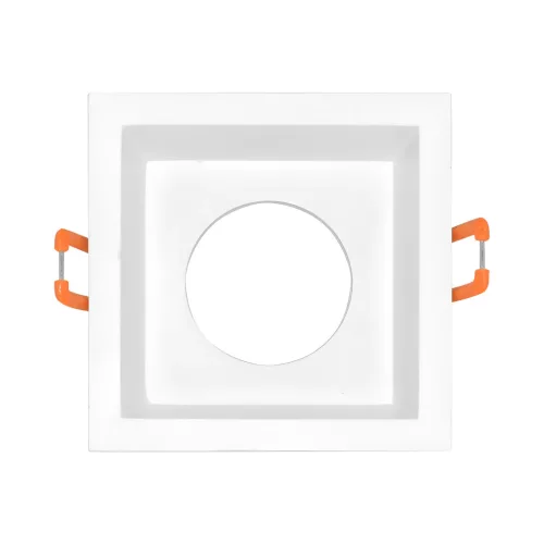 BRY-TETRA-CF-SQR-WHT-SPOTLIGHT