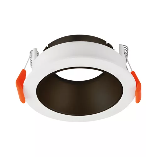 BRY-BETA-B-RND-WHT-BLC-SPOTLIGHT