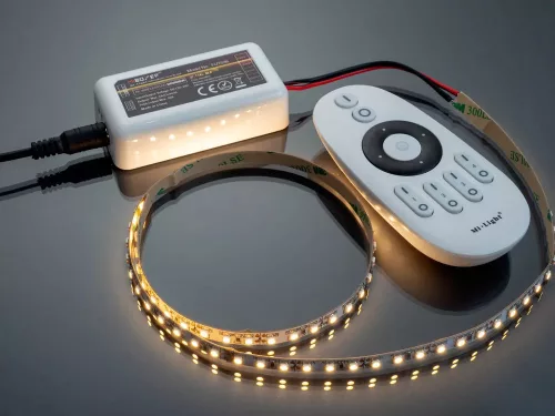 2,4G MiLight 4 zónás egyszínű távirányító Touch FUT007 (3214)