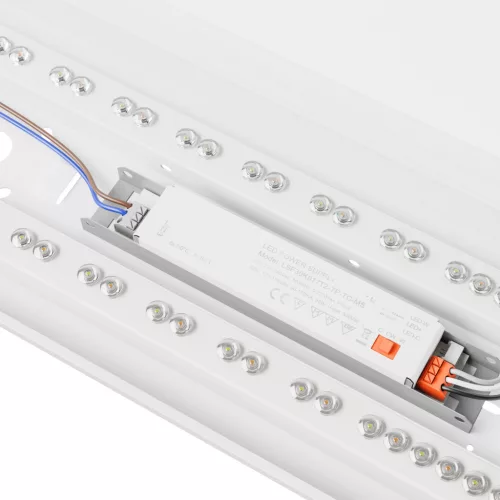LIMEA COMFORT  1200mm 28W 3CCT 230V 90deg IP20 IK07 1200x170x60mm WHITE UGR<19 5 years warranty